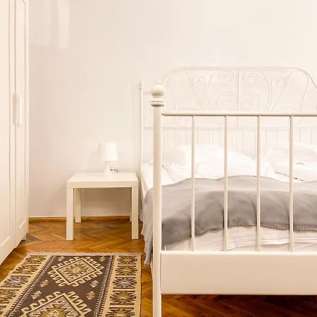 White Moon Apartment Brasov Exterior photo