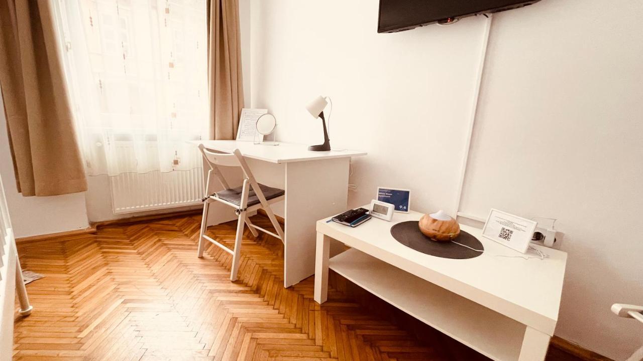 Apartment White Moon